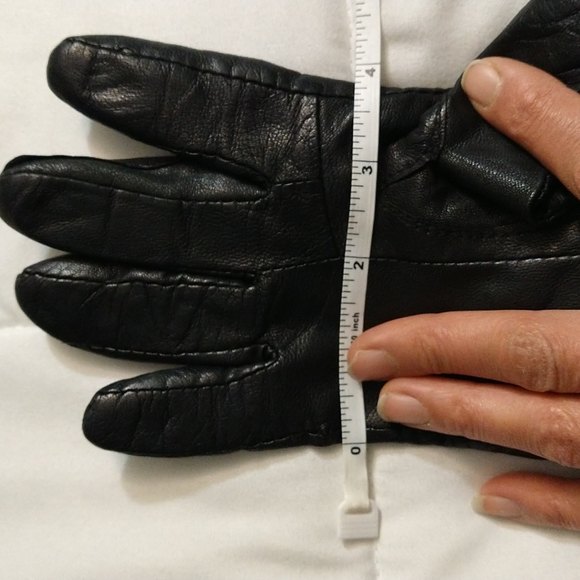 Ladies black leather dress gloves - Picture 14 of 16